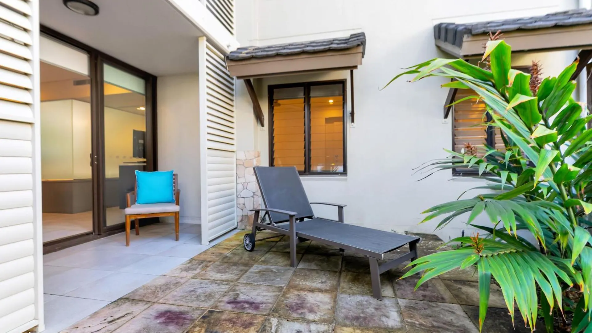 Swim-Out Tropical Haven At Temple Resort Port Douglas