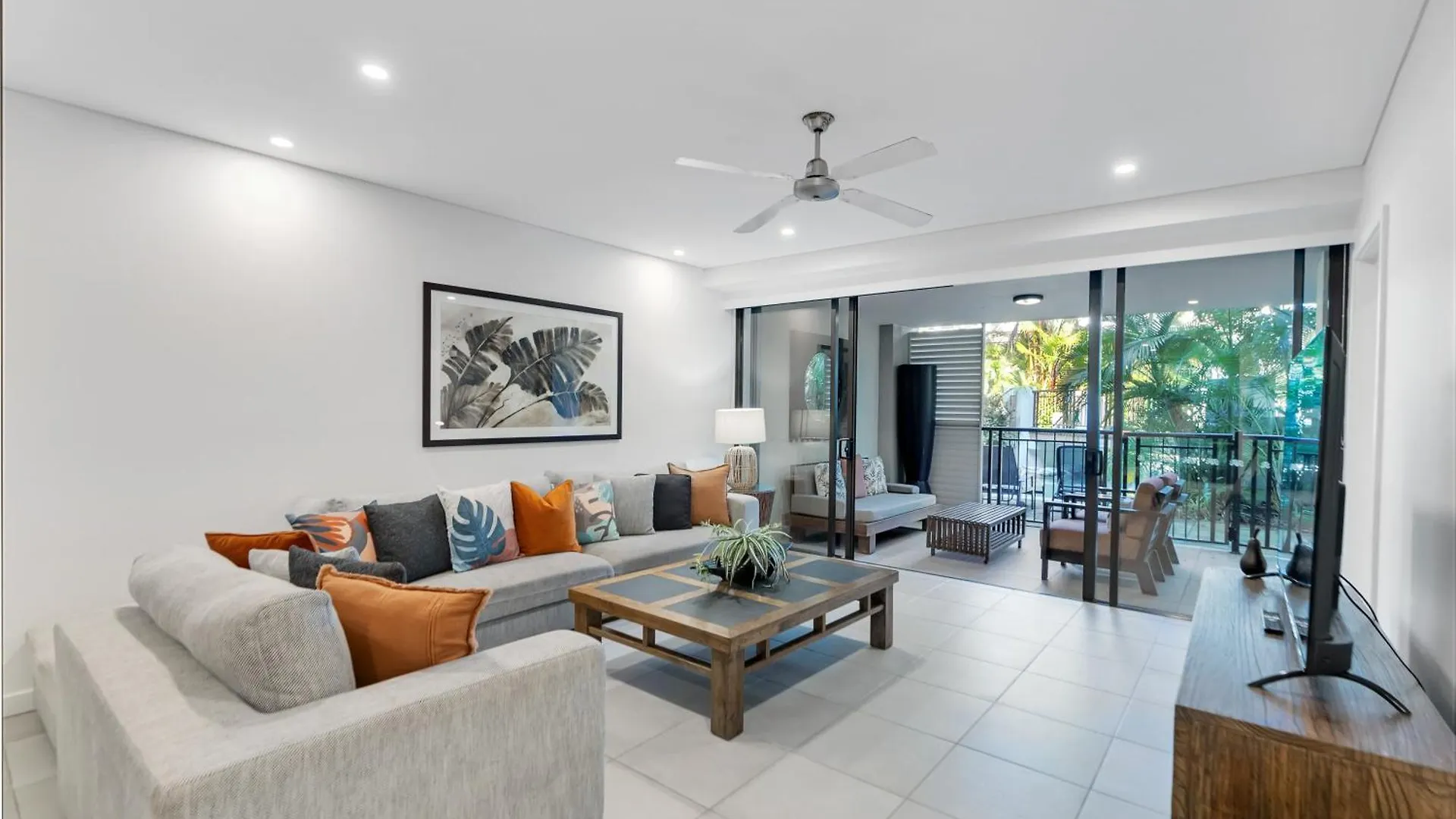 Swim-Out Tropical Haven At Temple Resort location