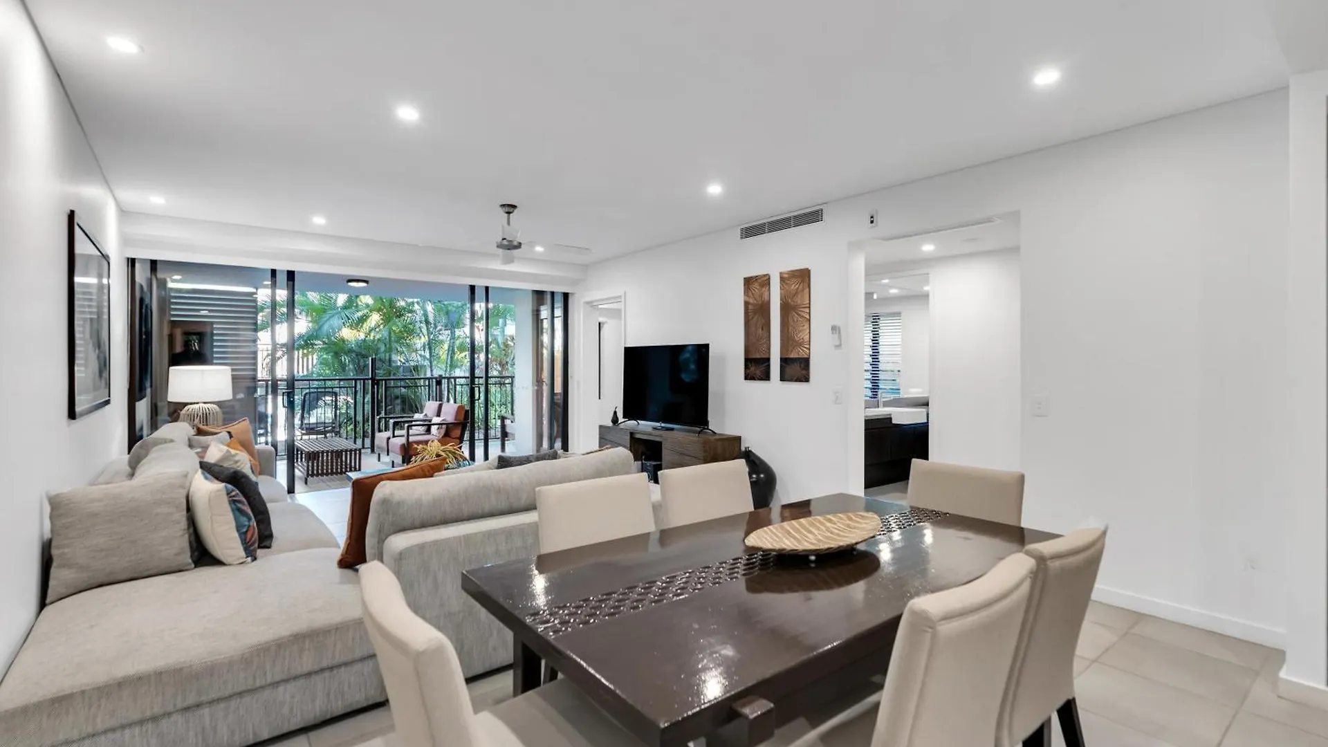 Swim-Out Tropical Haven At Temple Resort Port Douglas Daire