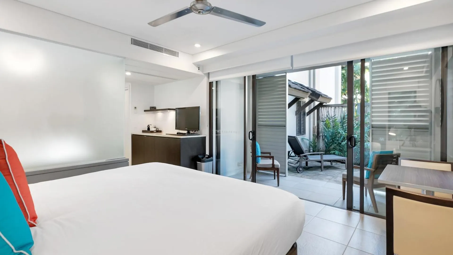 Swim-Out Tropical Haven At Temple Resort Port Douglas Daire