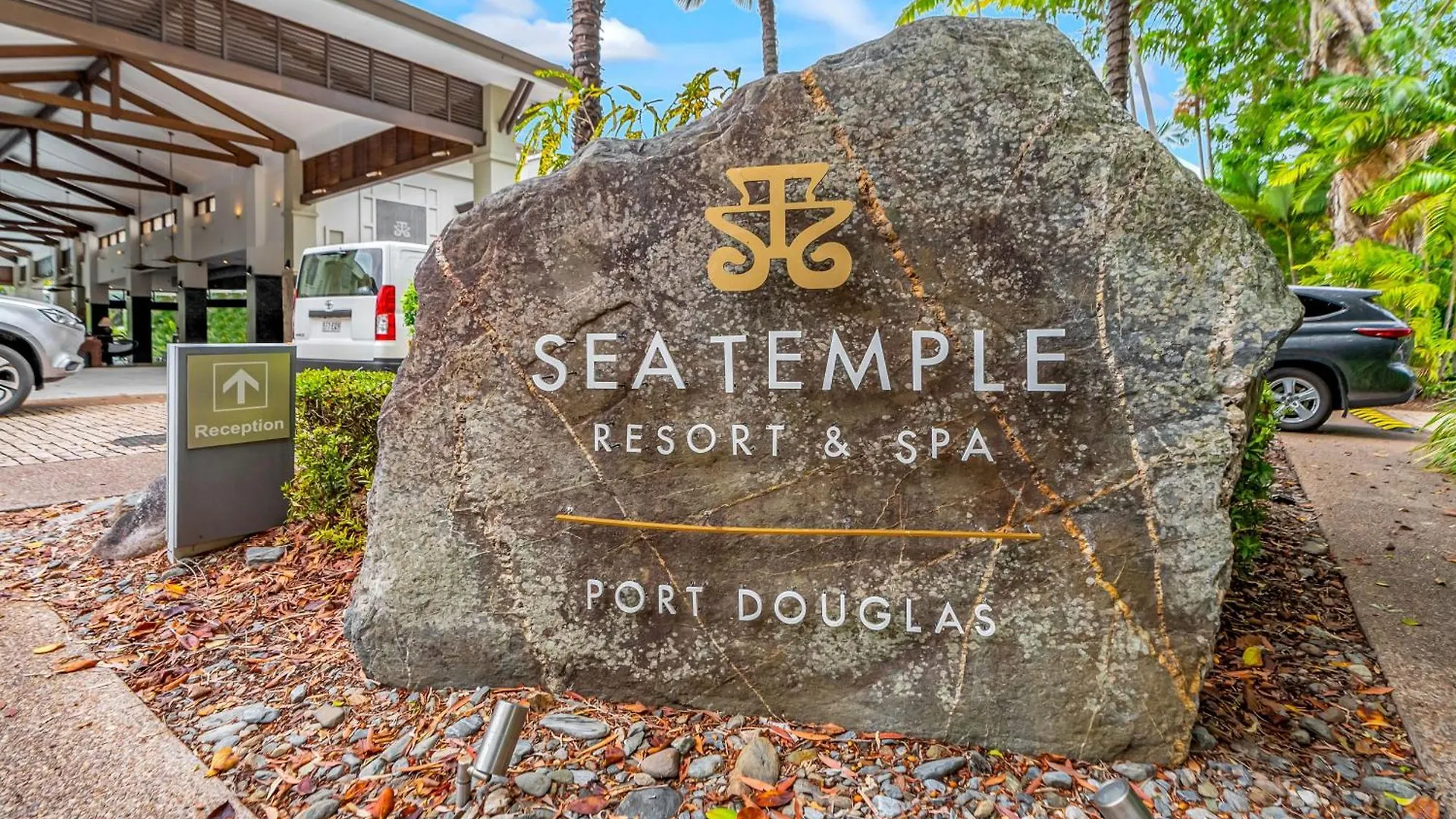 Swim-Out Tropical Haven At Temple Resort Port Douglas Daire